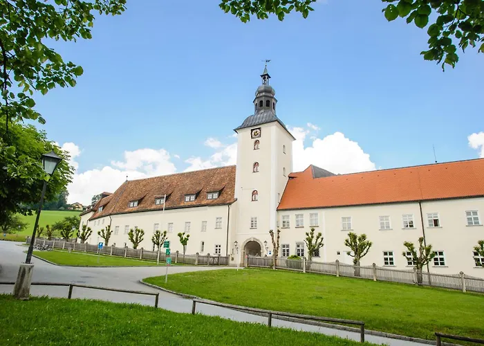 Abtei Semesteranläggning (resort) *